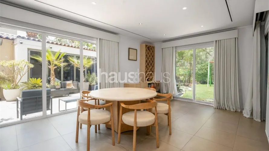 Villa de 6 dormitorios en Dubai Investment Park, UAE No. 2218 № 23