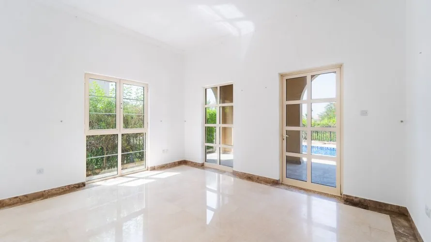 Villa de 4 dormitorios en Jumeirah Islands, UAE No. 2442 № 1