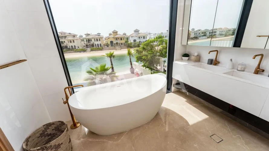Villa de 6 dormitorios en Signature Villas, UAE No. 2424 № 16