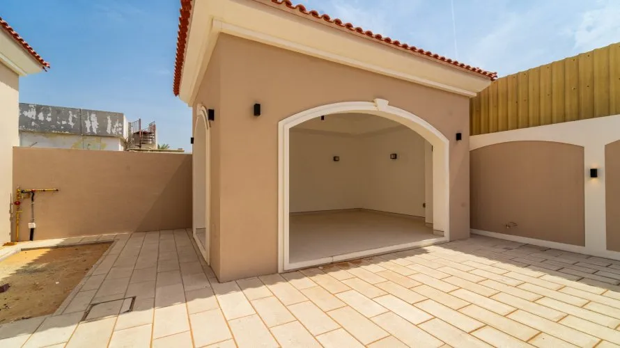 Villa de 6 dormitorios en Dubai, UAE No. 2248 № 2