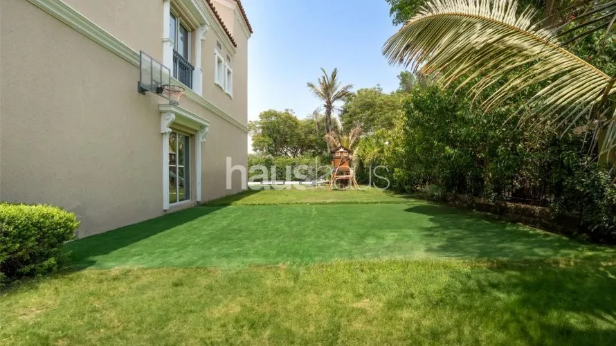 Villa de 6 dormitorios en Dubai Investment Park, UAE No. 2218 № 9