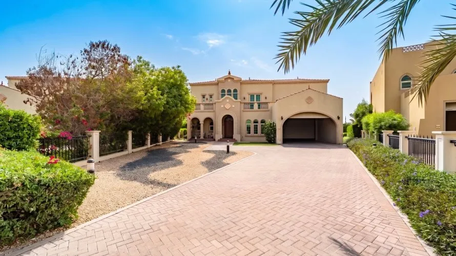 Villa de 4 dormitorios en Jumeirah Islands, UAE No. 2442