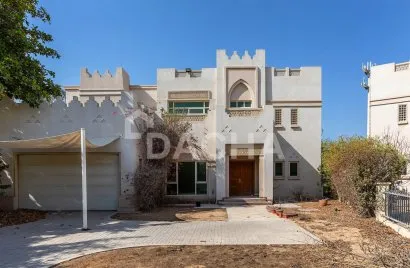 Villa de 4 dormitorios en Jumeirah Islands, UAE No. 2430