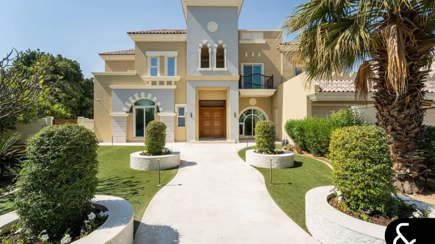 Villa de 6 dormitorios en Victory Heights, UAE No. 2298
