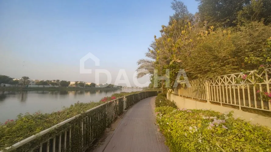 Villa de 6 dormitorios en Meadows, UAE No. 2400 № 20