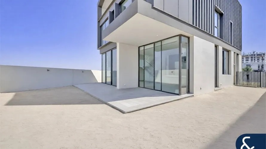 Villa de 5 dormitorios en Dubai, UAE No. 2265 № 1