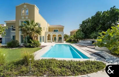 Villa de 6 dormitorios en Victory Heights, UAE No. 2298