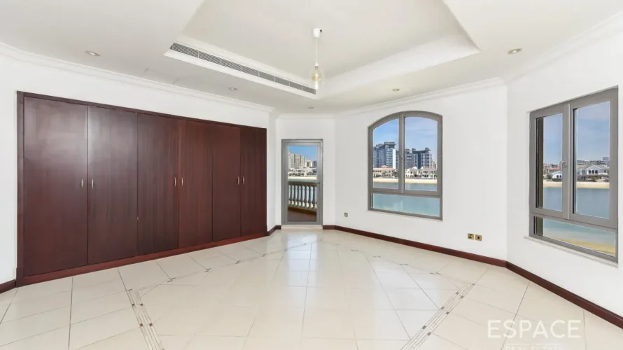 Villa de 4 dormitorios en Palm Jumeirah, UAE No. 2985