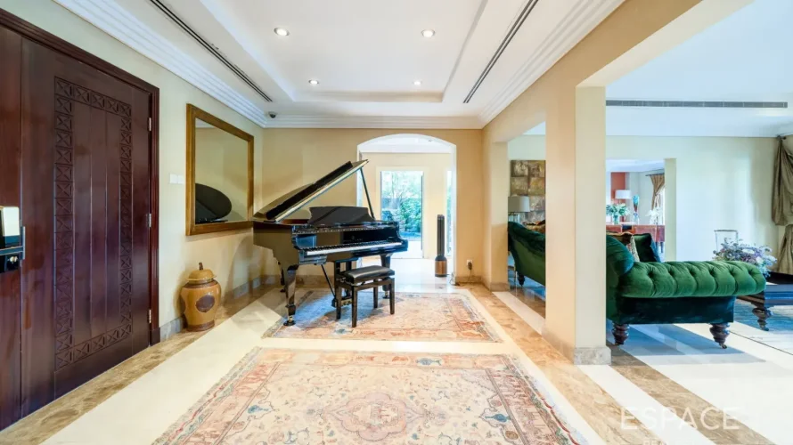 Villa de 6 dormitorios en Meadows, UAE No. 2971 № 11