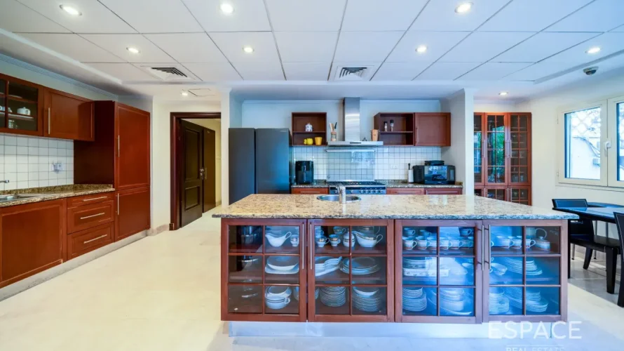 Villa de 6 dormitorios en Meadows, UAE No. 2971 № 8