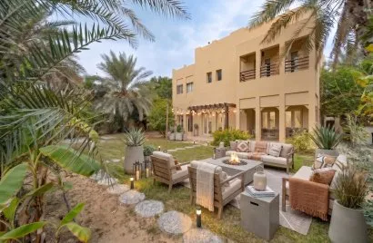 Villa de 4 dormitorios en Dubai, UAE No. 2856