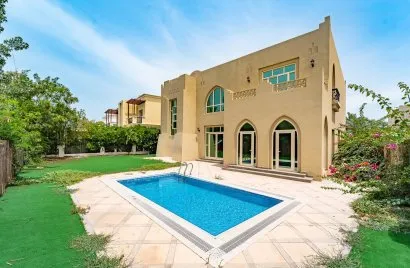 Villa de 4 dormitorios en Jumeirah Islands, UAE No. 2853