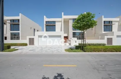 Villa de 4 dormitorios en District One, UAE No. 2802