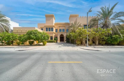 Villa de 6 dormitorios en Palm Jumeirah, UAE No. 2981