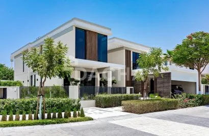 Villa de 6 dormitorios en Harmony, UAE No. 2690