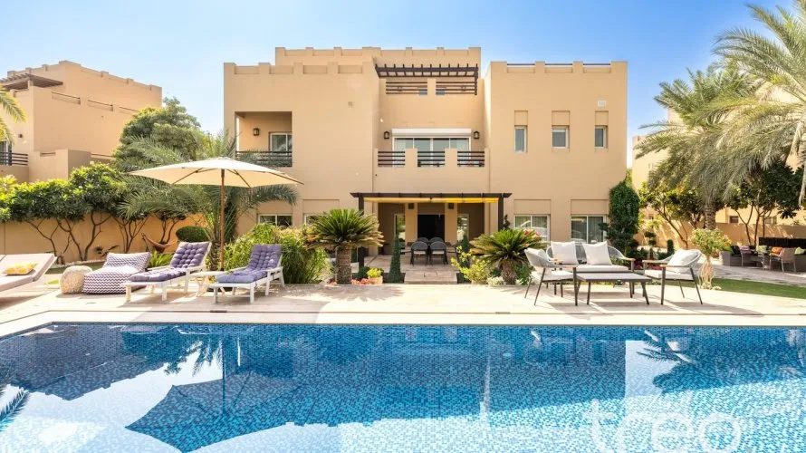 Villa de 5 dormitorios en Arabian Ranches, UAE No. 2841