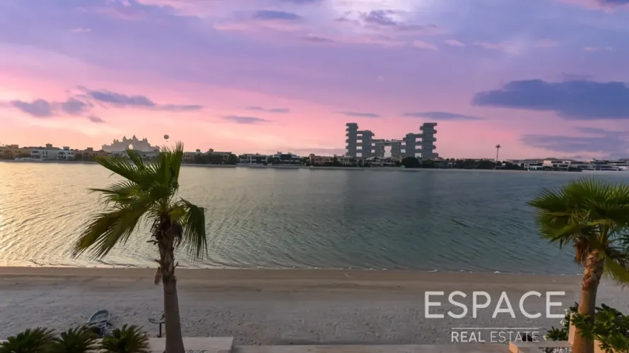 Villa de 3 dormitorios en Palm Jumeirah, UAE No. 3018 № 1