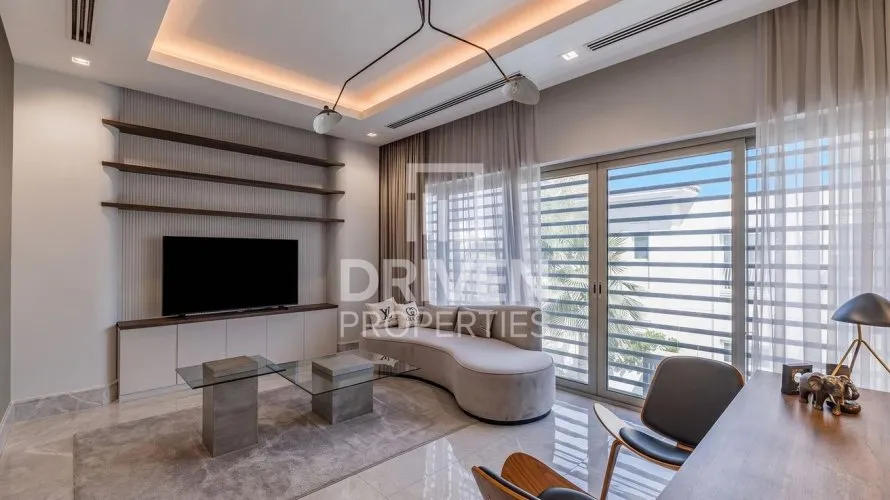 Villa de 5 dormitorios en District One, UAE No. 3485 № 8