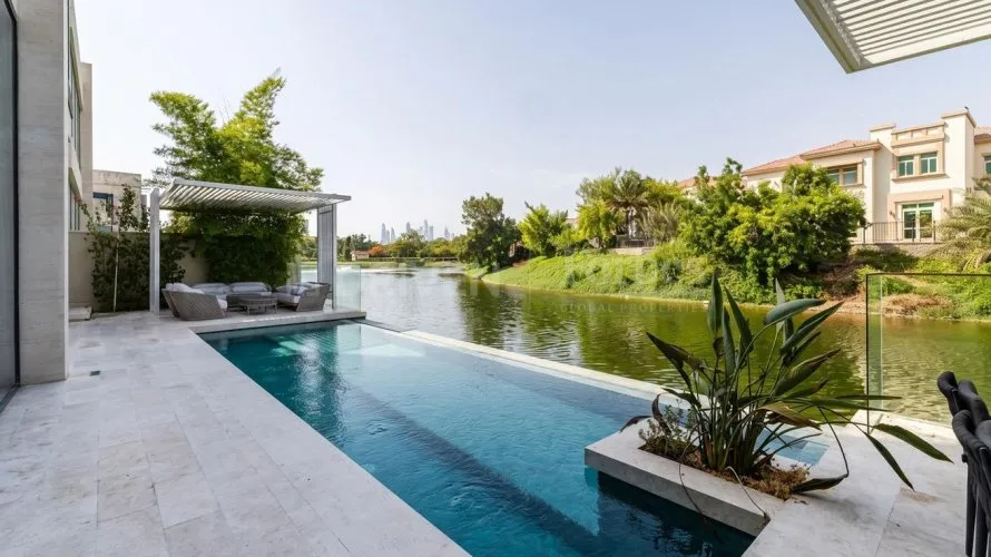 Villa de 5 dormitorios en Jumeirah Park, UAE No. 3591 № 1