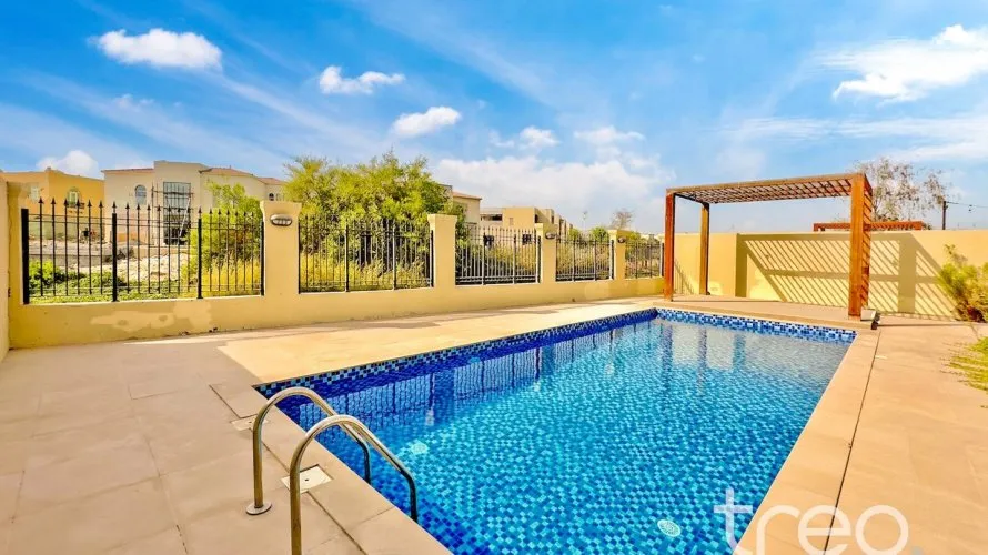 Villa de 4 dormitorios en Legacy, UAE No. 3664 № 1