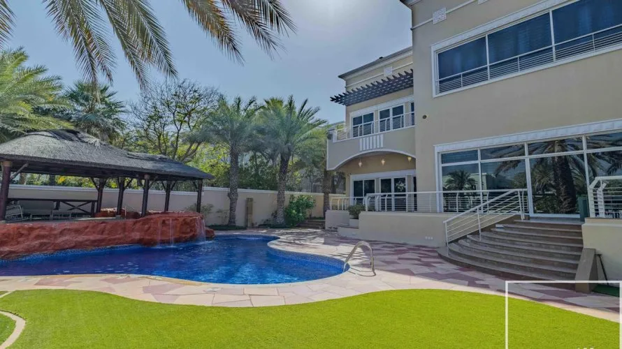 Villa de 7 dormitorios en Emirates Hills, UAE No. 3968 № 1