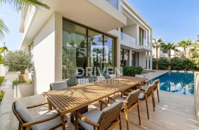 Villa de 6 dormitorios en La Mer, UAE No. 3670