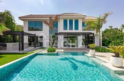 Villa de 6 dormitorios en The Mansions, UAE No. 3743