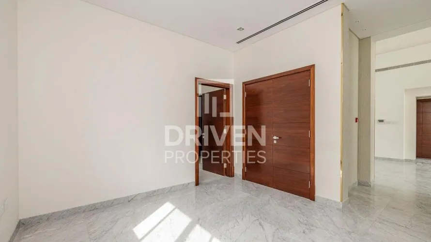 Villa de 5 dormitorios en District One, UAE No. 4061 № 3