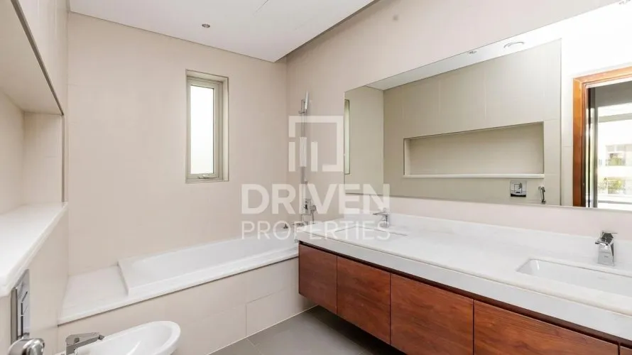 Villa de 5 dormitorios en District One, UAE No. 4061 № 2