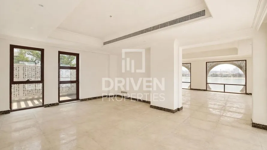 Villa de 5 dormitorios en Signature Villas, UAE No. 4058 № 24