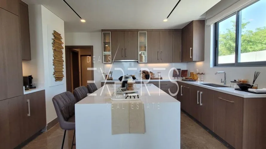 Villa de 4 dormitorios en Abu Dhabi, UAE No. 4278 № 13