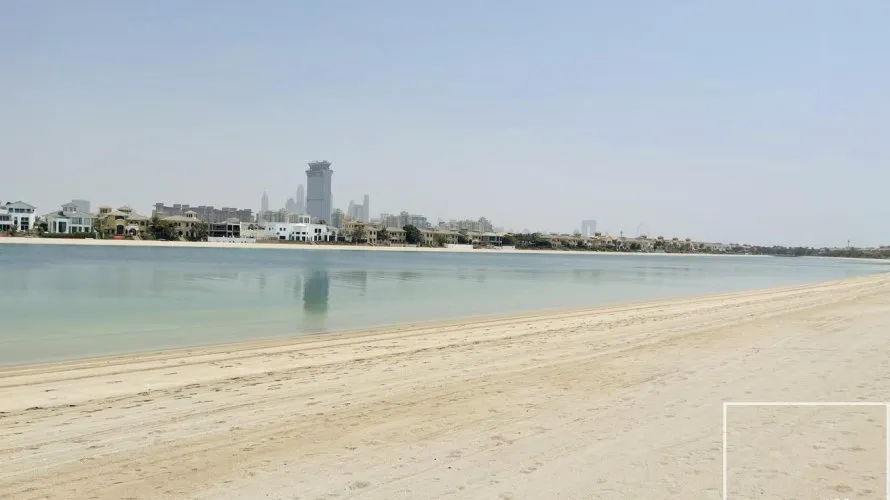 Villa de 5 dormitorios en Garden Homes, UAE No. 4027
