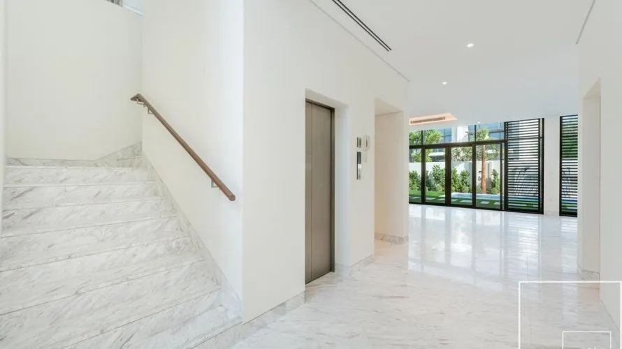 Villa de 5 dormitorios en District One, UAE No. 4126 № 12