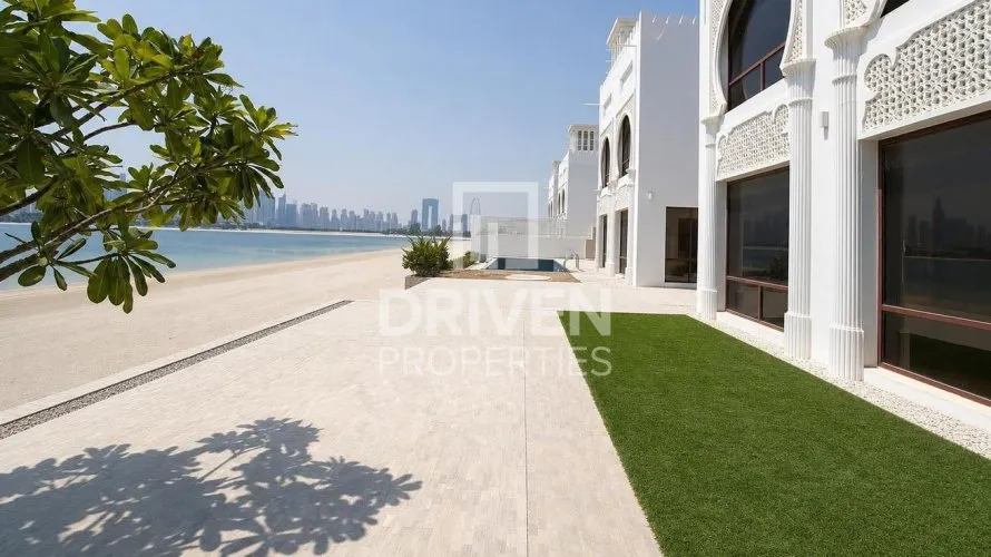 Villa de 5 dormitorios en Signature Villas, UAE No. 4059 № 1