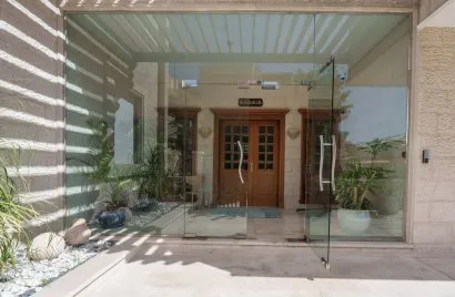 Villa de 7 dormitorios en Al Mushrif, UAE No. 4111