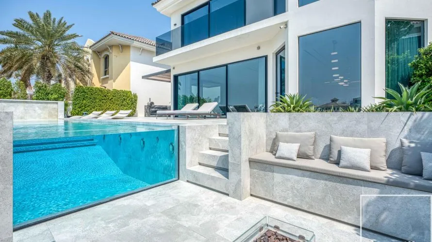 Villa de 5 dormitorios en Garden Homes, UAE No. 4220 № 1