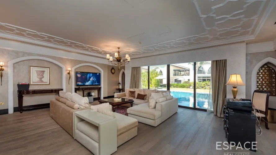 Villa de 4 chambres à Palm Jumeirah, UAE No. 1036