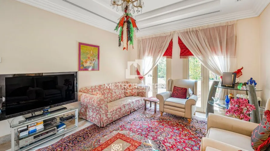 Villa de 4 chambres à Meadows, UAE No. 1242 № 4