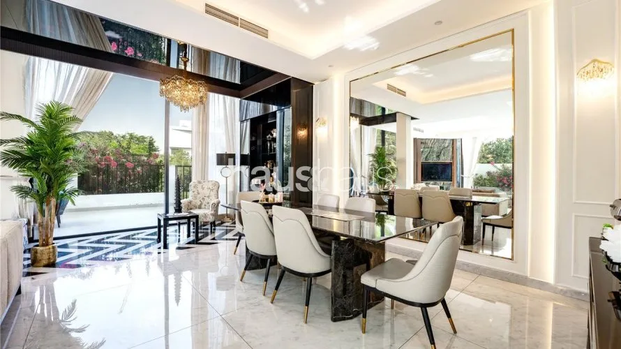 Villa de 4 chambres à Al Barari, UAE No. 784 № 1