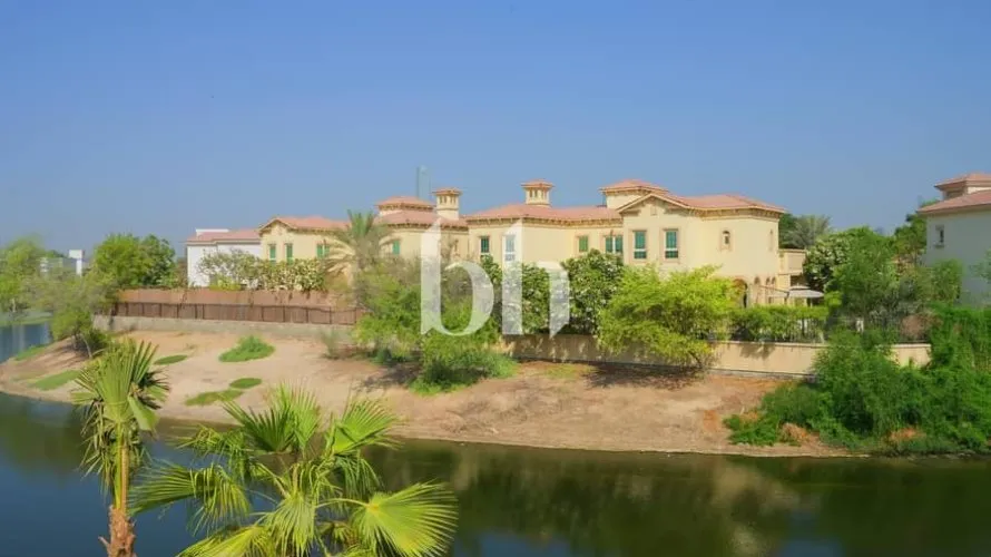 Villa de 5 chambres à Jumeirah Park, UAE No. 951