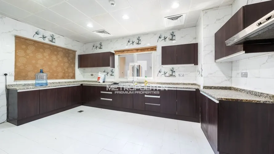 Villa de 6 chambres à Al Barsha, UAE No. 1274 № 9