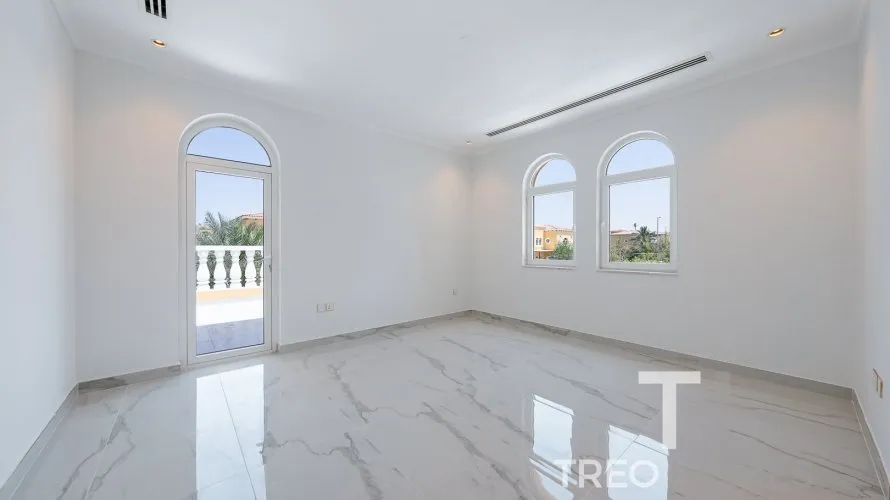 Villa de 5 chambres à Legacy, UAE No. 646 № 19