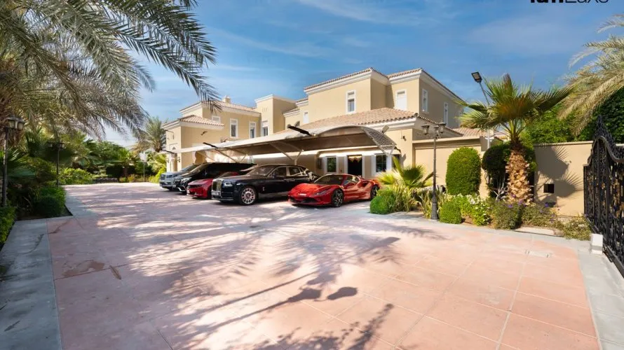 Villa de 6 chambres à Dubai, UAE No. 1220