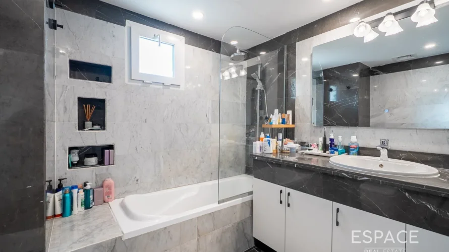 Villa de 6 chambres à Meadows, UAE No. 1022 № 10