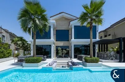 Villa de 5 chambres à Earth, UAE No. 1327