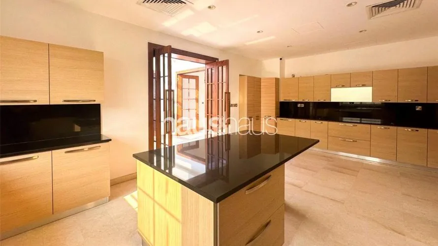 Villa de 6 chambres à Emirates Hills, UAE No. 801 № 10