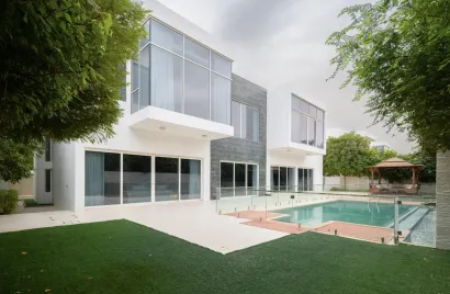 Villa de 5 chambres à Dubai, UAE No. 359