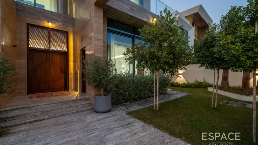 Villa de 6 chambres à Parkway Vistas, UAE No. 1192