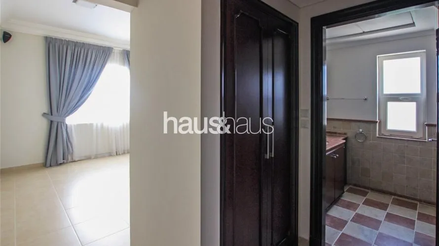 Villa de 6 chambres à Dubai Sports City, UAE No. 782 № 17