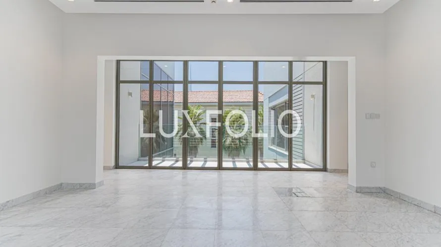 Villa de 5 chambres à District One, UAE No. 841 № 14